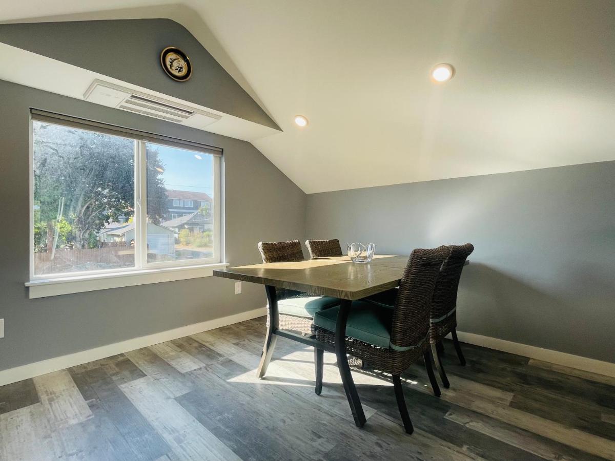 Green Lake 1St Line Home B With Central Air Conditioners Seattle Bagian luar foto